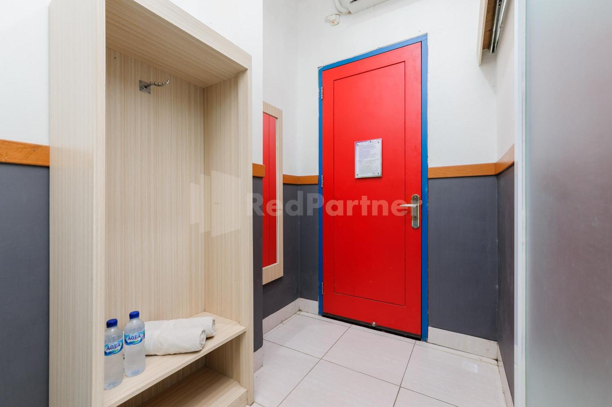 Ian Hotel Jaksa Mitra Reddoorz Dżakarta Zewnętrze zdjęcie